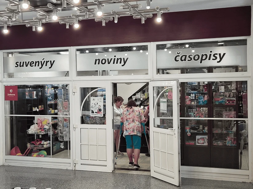 Suvenýry/noviny/časopisy + ZÁSILKOVNA