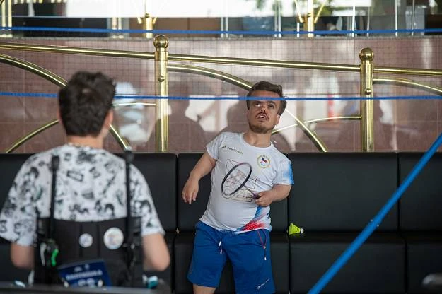 Curling bez ledu na lázeňské kolonádě. V Klimkovicích vyzkoušejí novou dráhu z Kanady