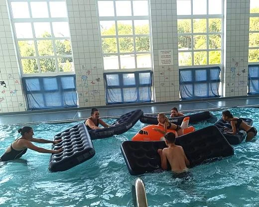 Klimkovická sanatoria nabídnou dětem s mozkovou obrnou a jejich rodičům relaxaci na plovoucích matracích